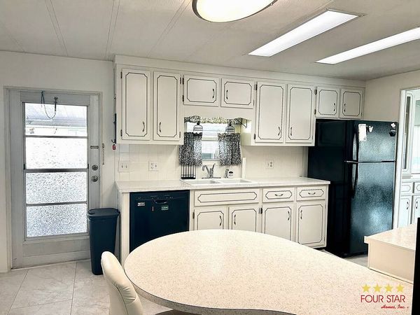 25832 Hacienda Dr, Leesburg FL 34748