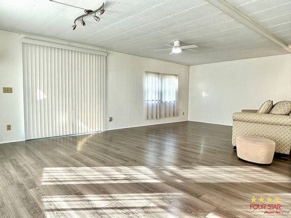 25832 Hacienda Dr, Leesburg FL 34748
