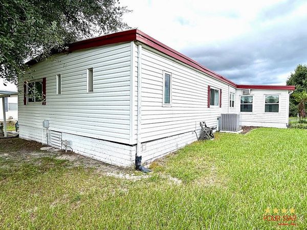 25832 Hacienda Dr, Leesburg FL 34748