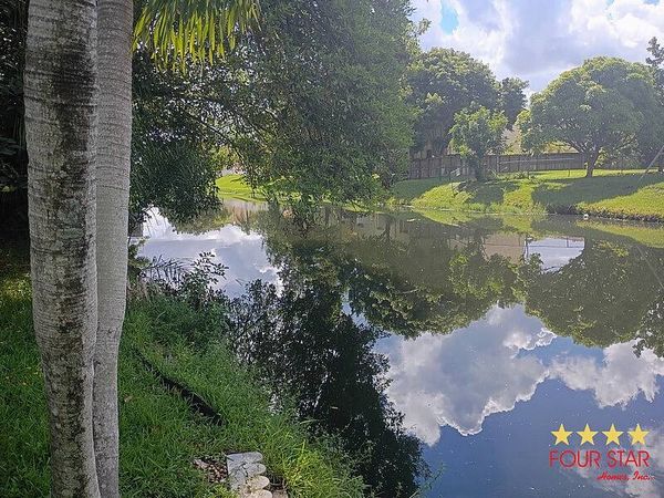 6610 NW 28th St, Lot 447, Margate FL 33063