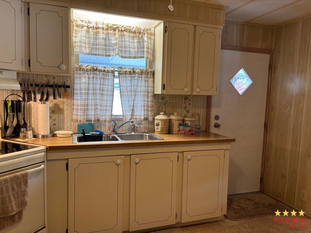 2469 Harcourt Terrace, Orange City FL – photo 8