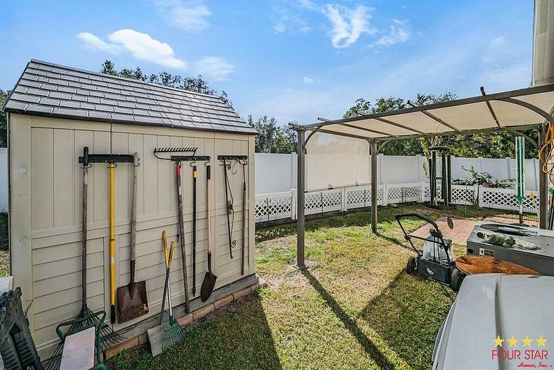 3724 Winward Lakes Drive, Tampa FL – photo 32