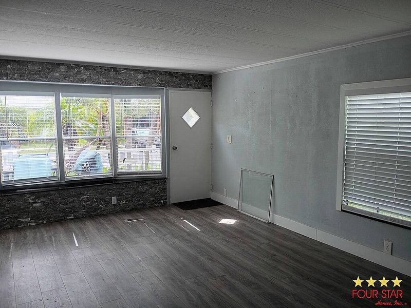 6577 NW 35th Ave, Coconut Creek FL – photo 2