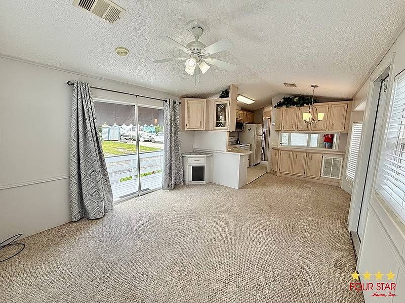 148 Cedar Village Street, Orange City FL – photo 8