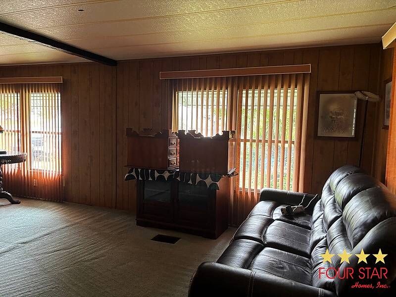 2401 Greenhedge Drive, Orange City FL – photo 4