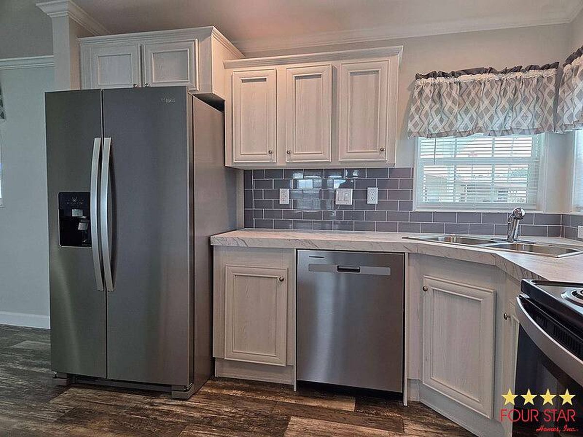 751 10th St E, Palmetto FL – photo 2