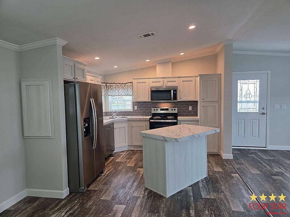 751 10th St E, Palmetto FL – photo 4
