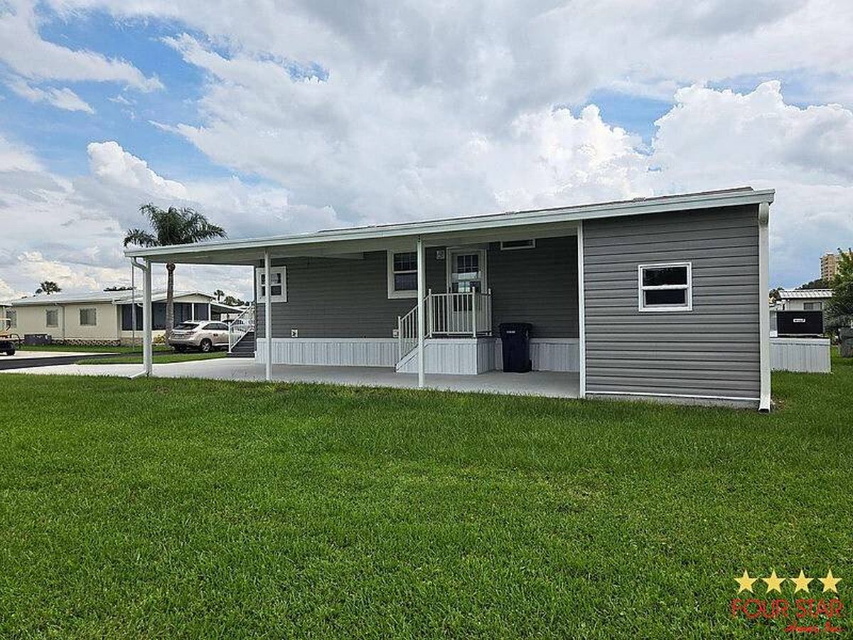 751 10th St E, Palmetto FL – photo 26